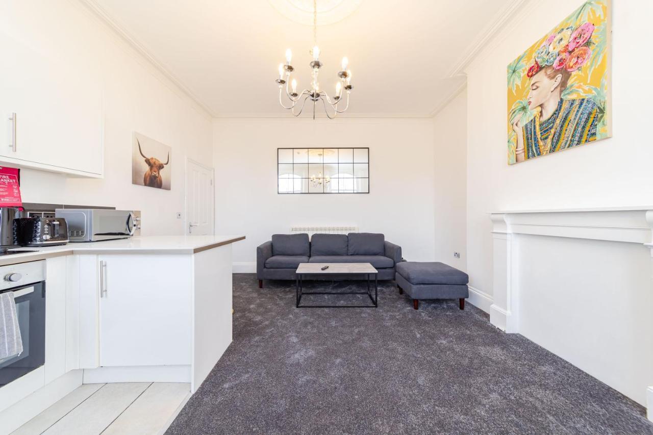 Flash Sale Centre 1 Bedroom Flat Bn15nor17 *